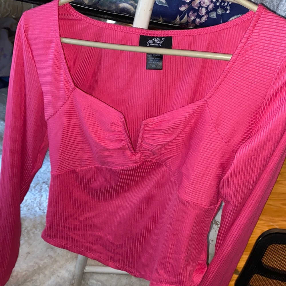 V neck long sleeve crop top